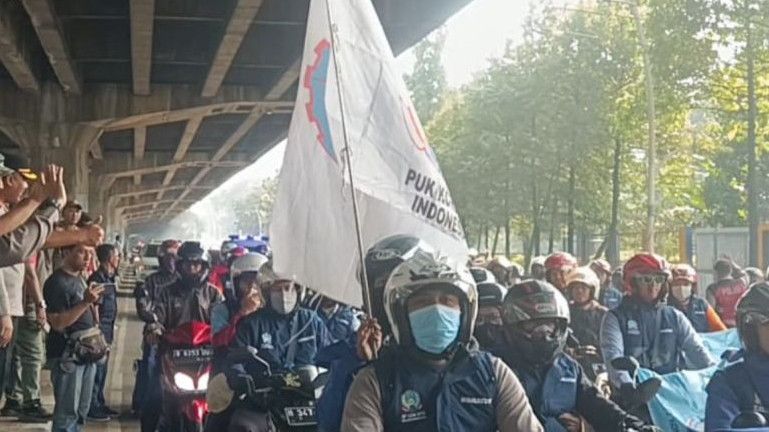 3.000 Buruh Berangkat ke Monas dari Tanjung Priok