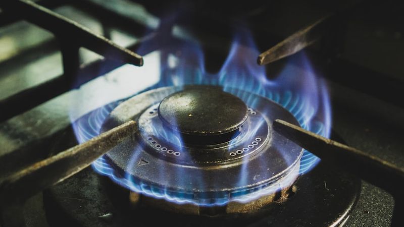 Arti Warna Api Kompor Gas, Selain Biru Apakah Berbahaya? - ERA.ID