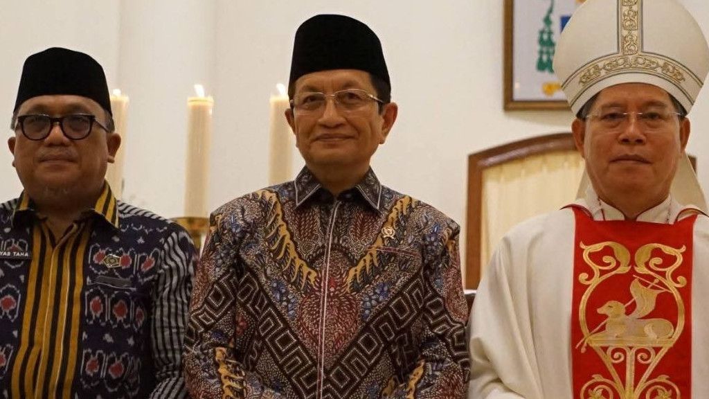 Natal, Menag Nasaruddin Teguhkan Pesan Solidaritas dan Kepedulian di Katedral Manado