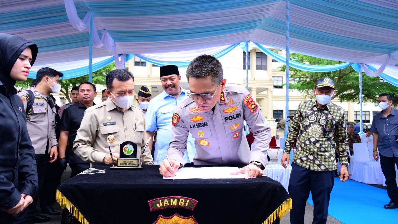 Polda Jambi Musnahkan 20 Kilo Sabu hingga Ribuan Cartridge Etomidate