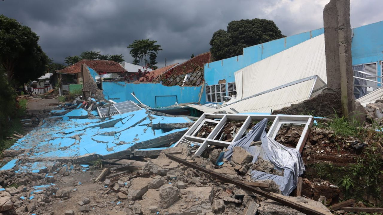 BNPB: 2.043 Orang Luka, 61.908 Orang Mengungsi Akibat Gempa Cianjur