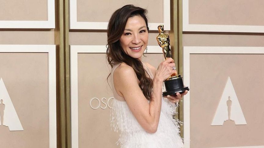 PM Malaysia Bantah Tetapkan Hari Libur Demi Rayakan Kemenangan Michelle Yeoh di Oscar 2023