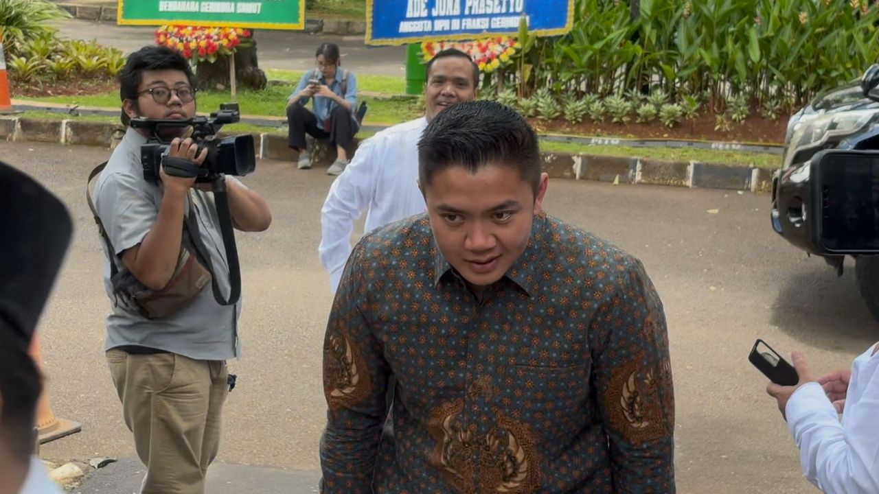 Seskab Teddy hingga Menkum Supratman Hadiri Open House Ketua MPR
