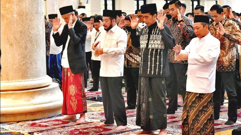 Usai Salat Bareng Jokowi dan Iriana di Masjid Sheikh Zayed Solo, Ganjar Sampaikan Hal Ini