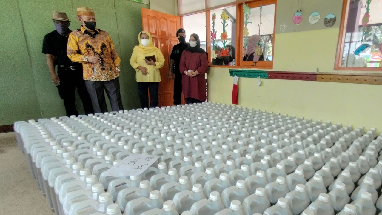 Bukan Pemerintah, Pihak Swasta Ini Salurkan 20 Ribu Liter Minyak Goreng Murah di Kota Tangerang