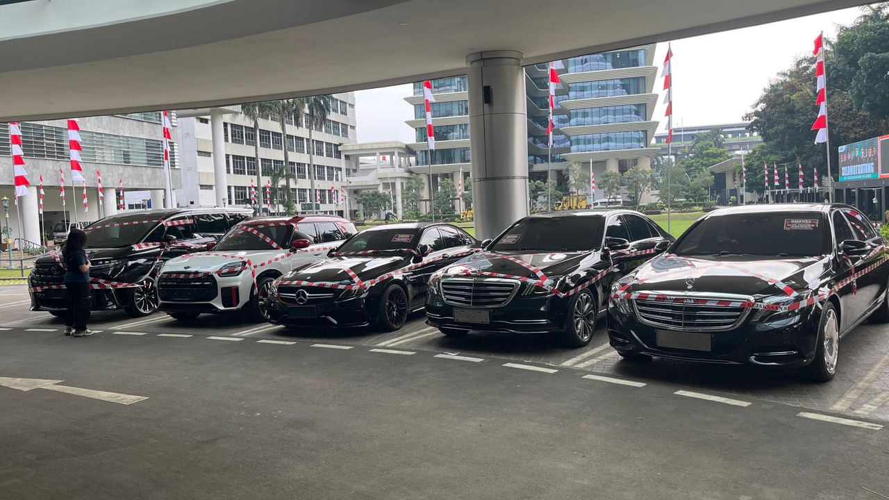 Kejagung Sita 5 Mobil Mewah Bos Minyak Riza Chalid
