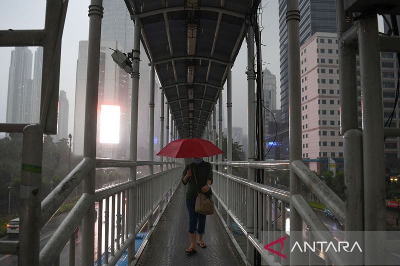 Hujan Dapat Pengaruhi Perasaan Seseorang, Simak Penjelasan Psikolog