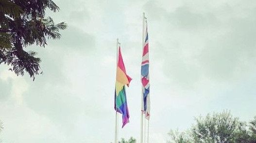 Guru Besar UI Minta Dubes Inggris Sampaikan Permintaan Maaf ke Masyarakat RI Usai Pengibaran Bendera LGBT