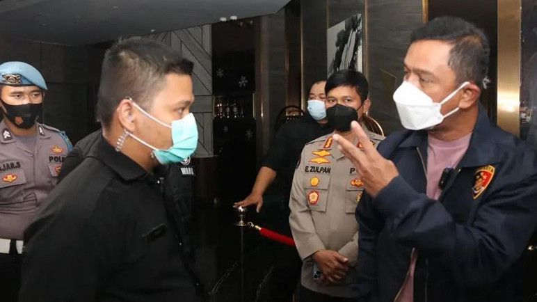 Aksi Satpam Embassy Club SCBD Halangi Razia Protokol Kesehatan, Langsung Diamankan Polisi