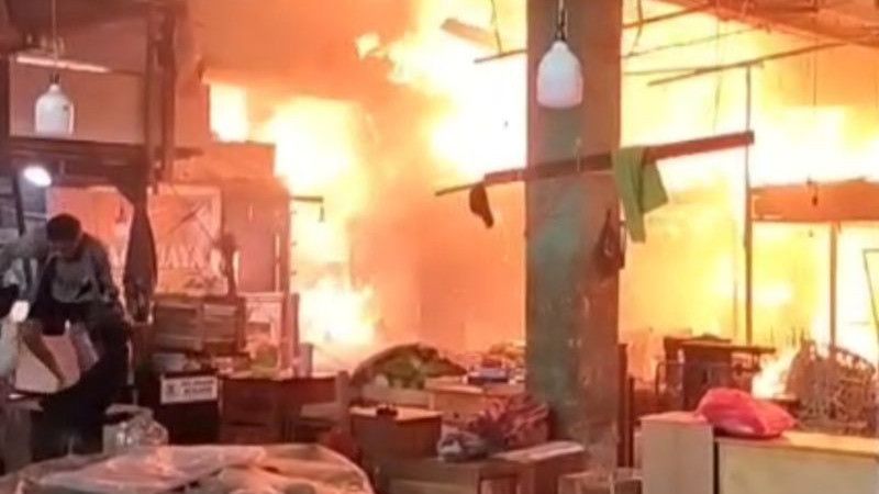 Pasar Induk Kramat Jati Kebakaran, Korban Jiwa Masih Ditelusuri