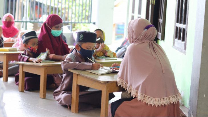 Honor Guru TPA di Surabaya Diusulkan Naik dari Rp500 Ribu Jadi Rp600 Ribu