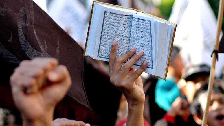 Kelompok Ultranasionalis Denmark Bakar Al Quran, Para Pelaku Teriakkan Slogan Anti Islam