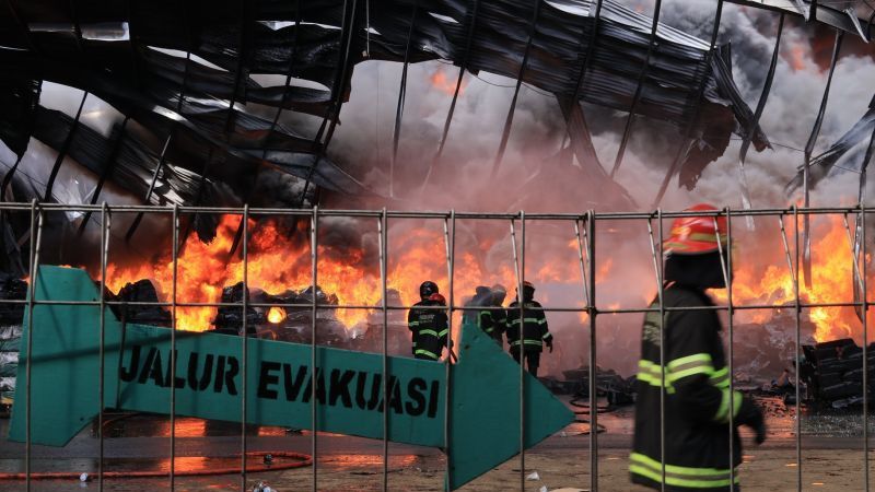 Pabrik Karet di Padang Ludes Terbakar, Diduga Tabung Gas Jadi Penyebab