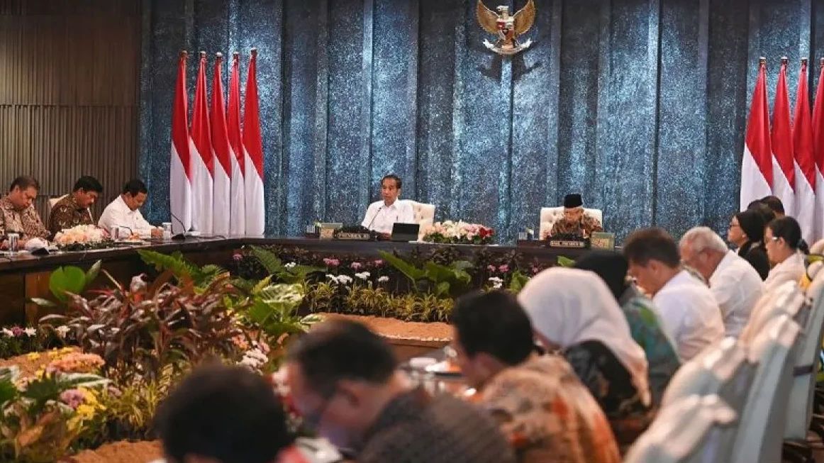 Rapat Sidang Kabinet Terakhir di IKN, Jokowi: Saya Minta Maaf Jika Selama 10 Tahun Kurang Berkenan