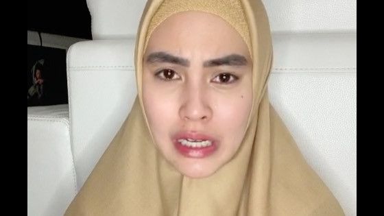 Menyesal Sulam Alis Ketebalan Hingga Dijuluki Sinchan, Netizen Salfok ke Bibir Kartika Putri Tebal Banget Mbak