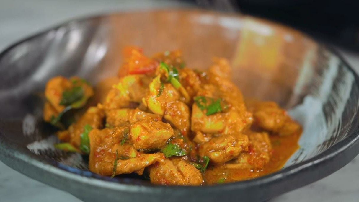 Cocok Dijadikan Menu Selama Ramadan, Resep Ayam Woku Ala Chef Juna yang Menggugah Selera