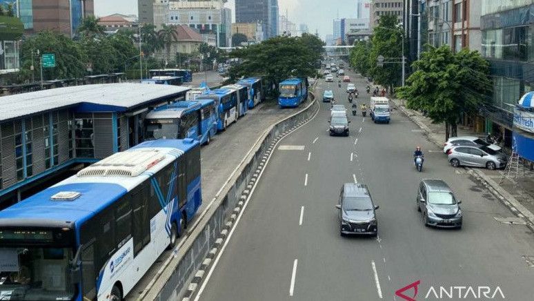 PJLP Tewas Terlindas Bus TransJakarta, Dishub DKI Imbau PJLP Pakai Rompi Warna Mencolok
