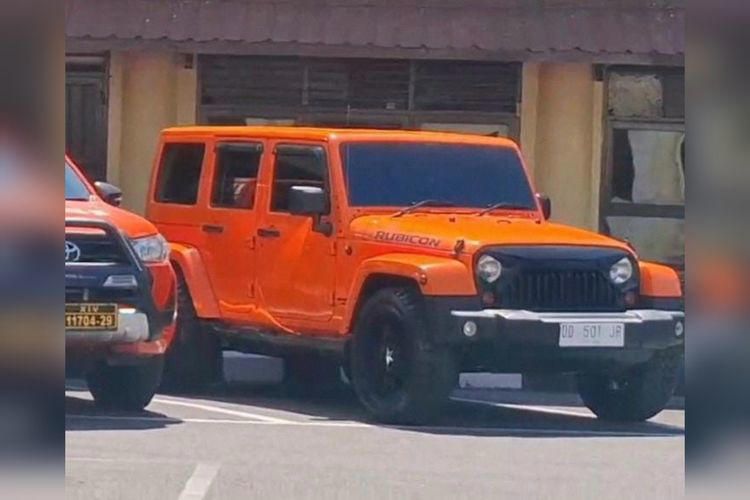Viral Polisi di Makassar Pasang Pelat Gantung di Mobil Jeep Wranglernya, Ngakunya Lupa Ganti