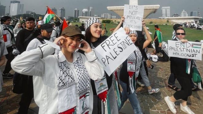 Dicibir FOMO usai Ikut Aksi Bela Palestina di Monas, Rebecca Klopper Langsung Tak Terima: Bukan Disuruh Bungkam