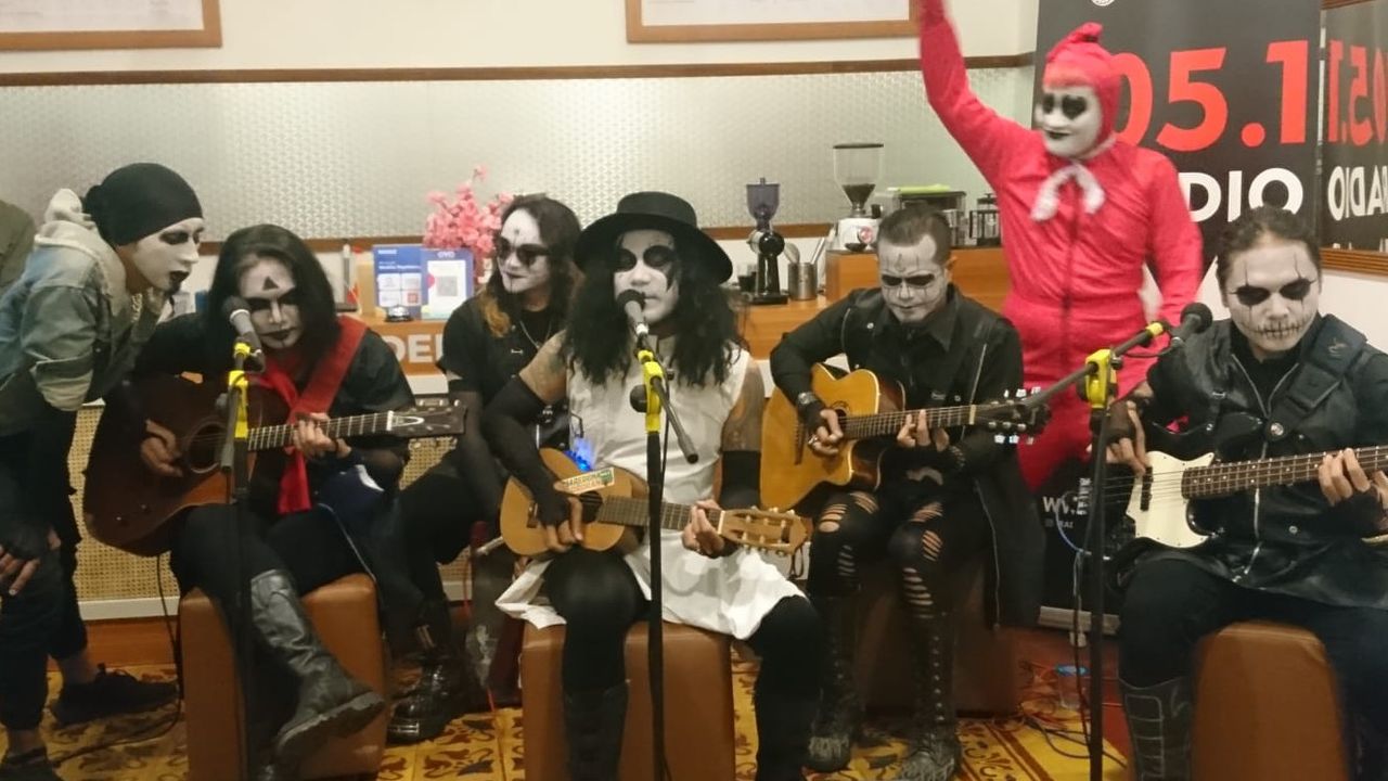 Terispirasi dari Medsos, Band Nyentrik Kuburan Perkenalkan Single Berjudul TikTok