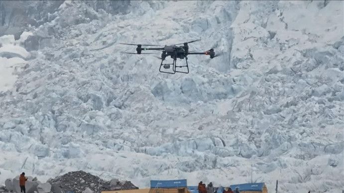 China Sukses Uji Coba Drone ke Gunung Everest, Bisa Pasok Bantuan hingga 15 Kg