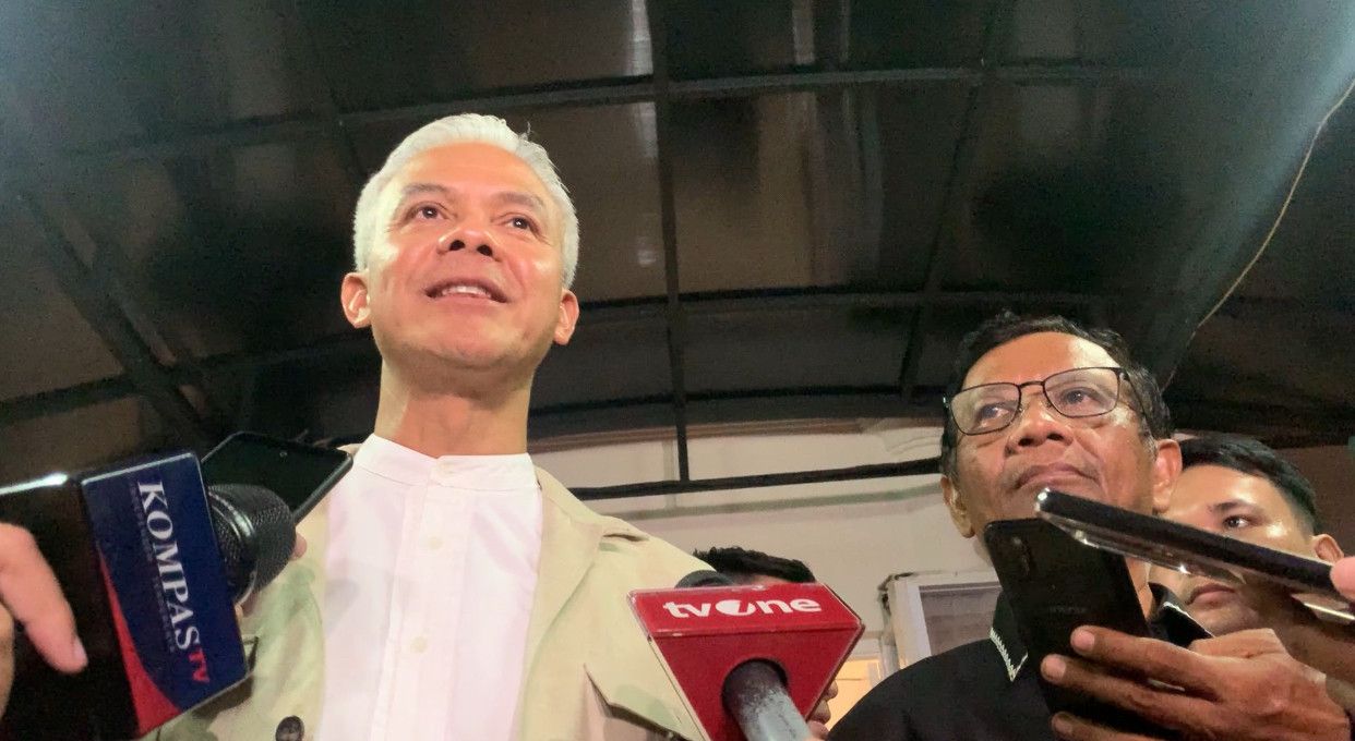 Kalah Pilpres 2024: Ganjar Tetap Berpolitik Lewat PDIP, Mahfud Pilih di Barisan Rakyat