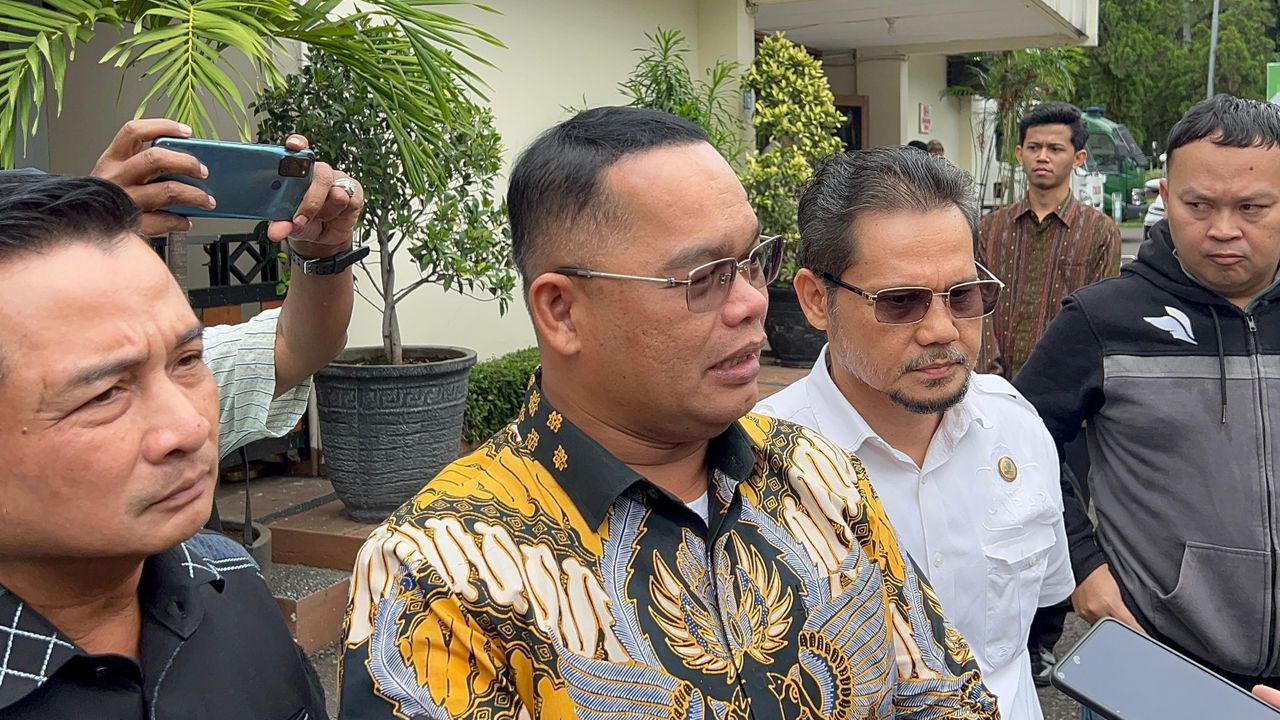 Makin Panas, Ridwan Kamil akan Gugat Balik Lisa Mariana Senilai Rp100 Miliar