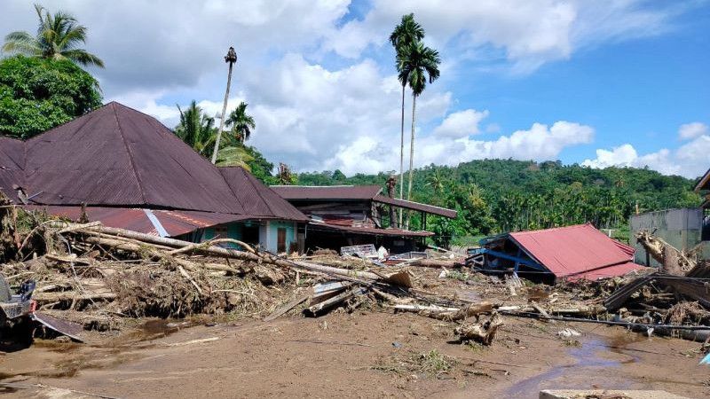 Pengungsi yang Rumahnya Hancur Dijanji Rp60 Juta, Kepala BNPB: Nanti Nambah Pakai Uang Sendiri