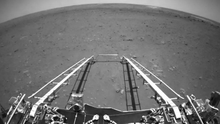 Robot Antariksa China Mendarat di Mars, Ini Hasil Jepretan Kameranya