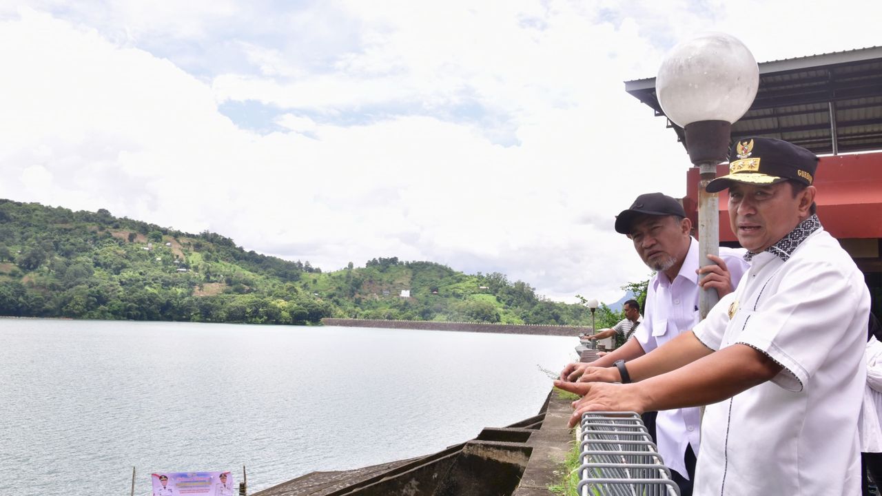 Pj Gubernur Sulsel Ingin Warga Gowa Hidup dari Ikan yang Ditebarnya di Bendungan Bili-Bili