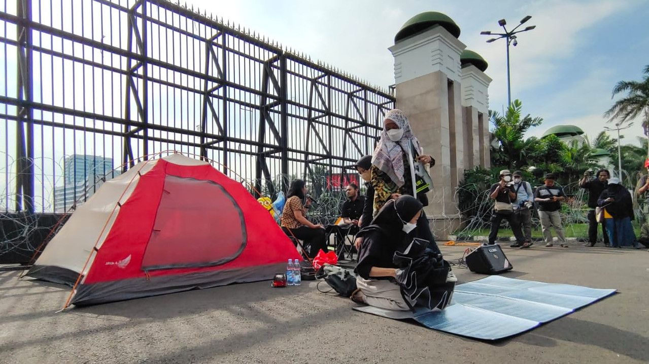 Tolak Pengesahan RKUHP, Aliansi Nasional Reformasi Dirikan Tenda di Depan Gedung DPR RI
