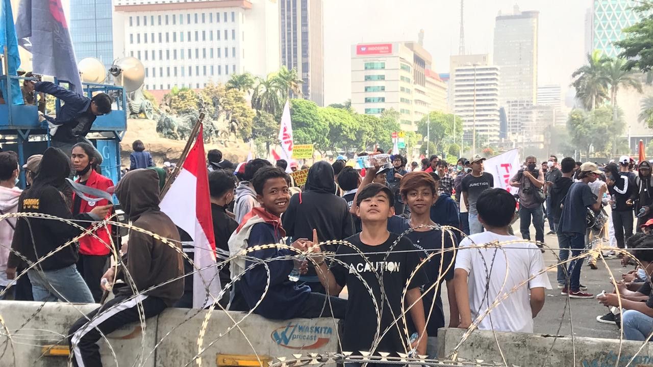 Aksi Sekelompok Remaja Menyusup di Unjuk Rasa Tolak Omnibus Law