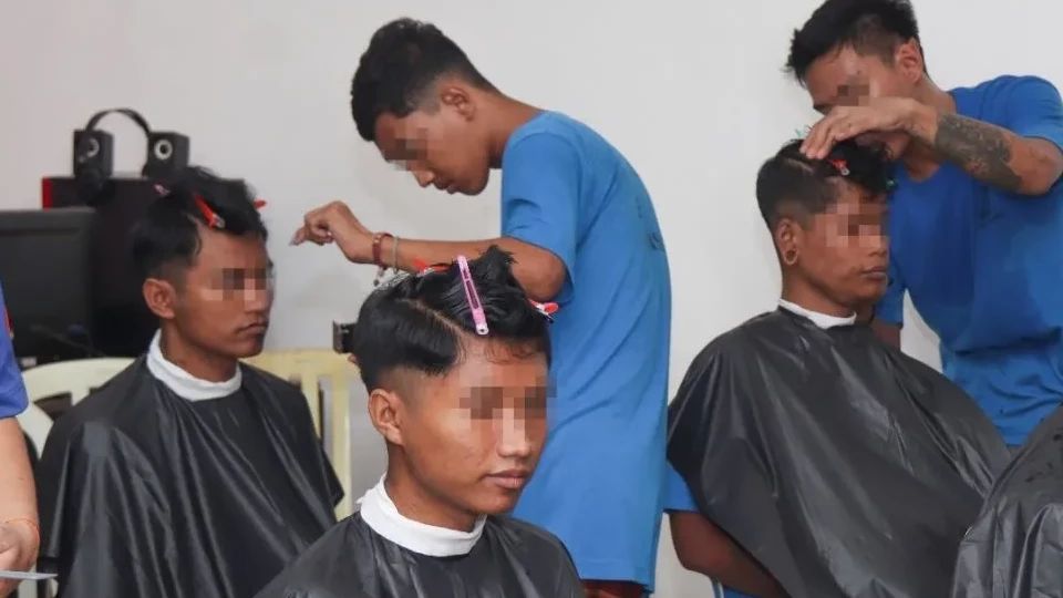 Lapas Kediri Ajari Warga Binaan Mencukur Ala Barbershop