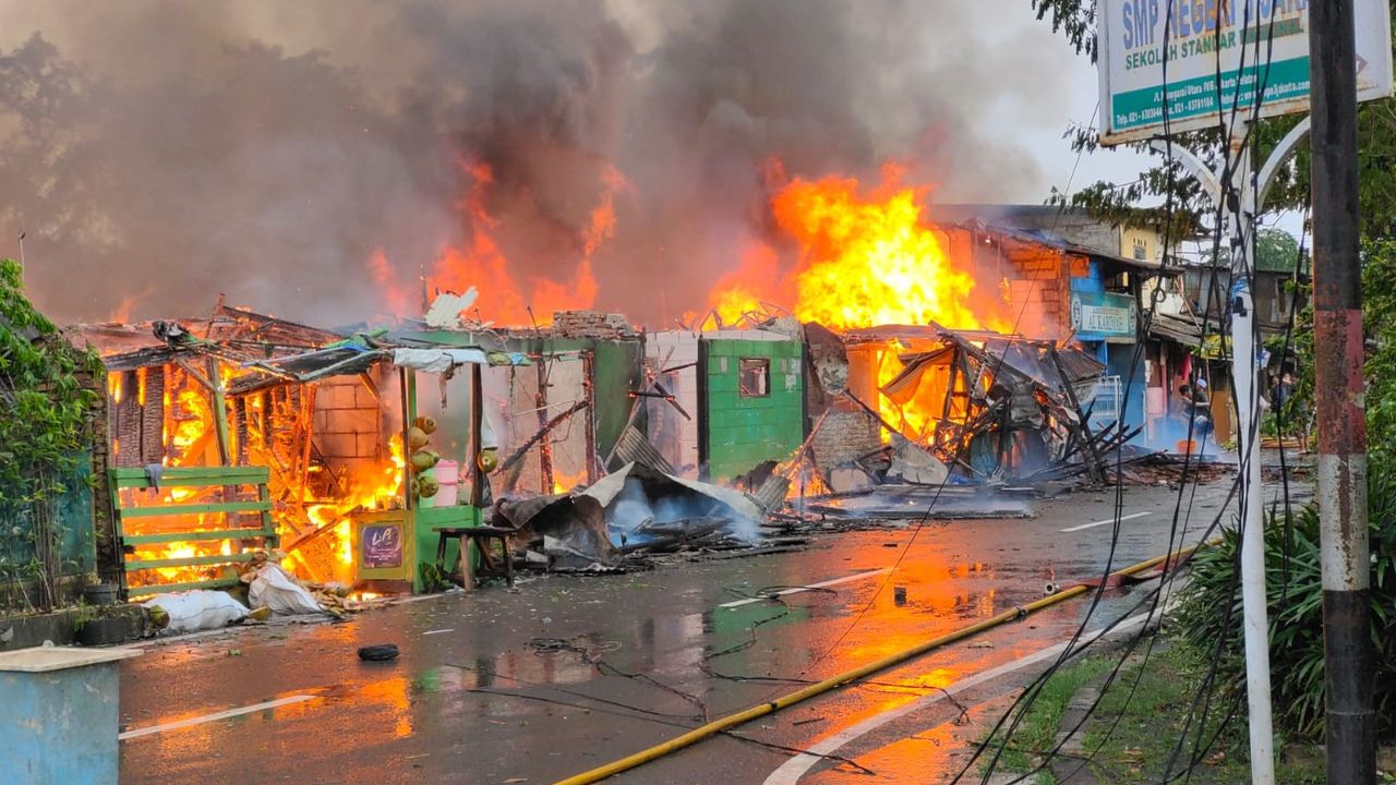 Pemukiman Padat Penduduk di Mangarai Utara Kebakaran