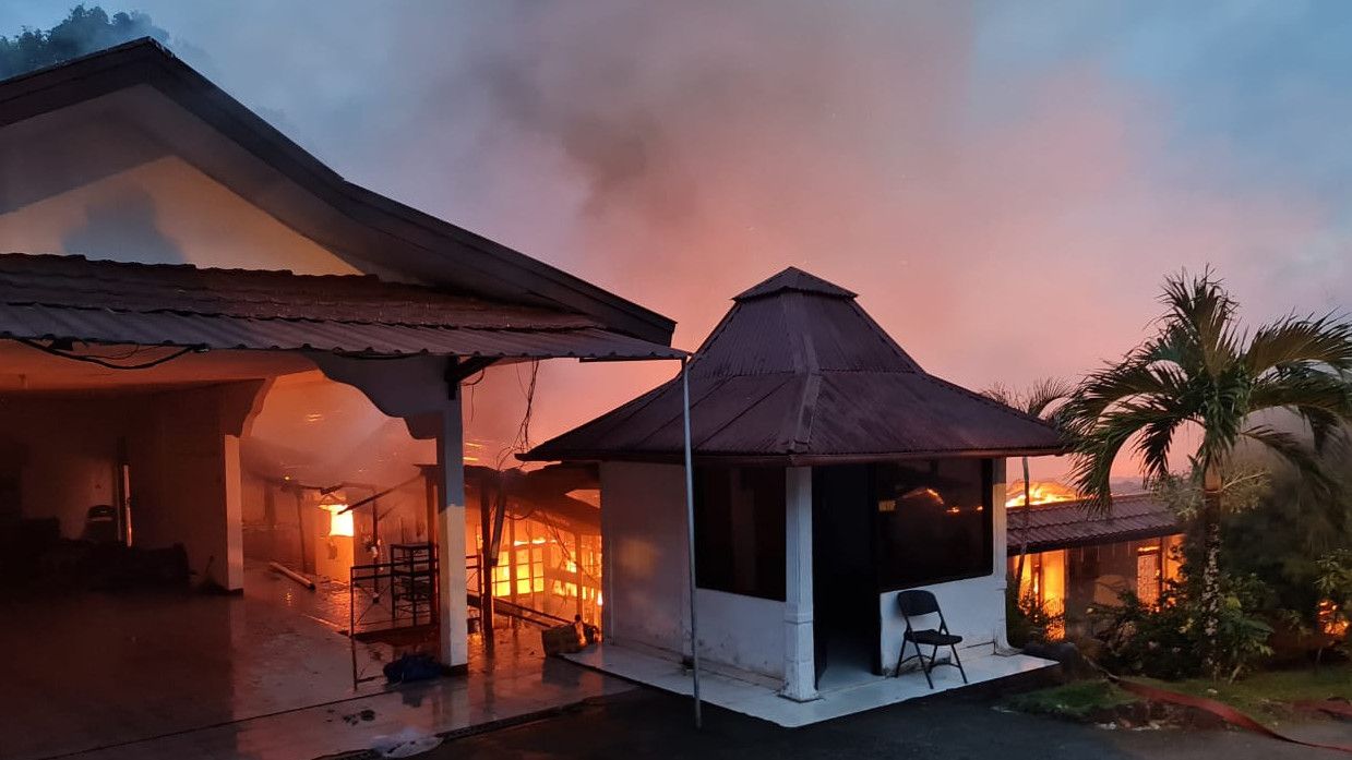 Rumah Dinas Kapolda Papua Terbakar, Saksi Sempat Dengar Suara Ledakan