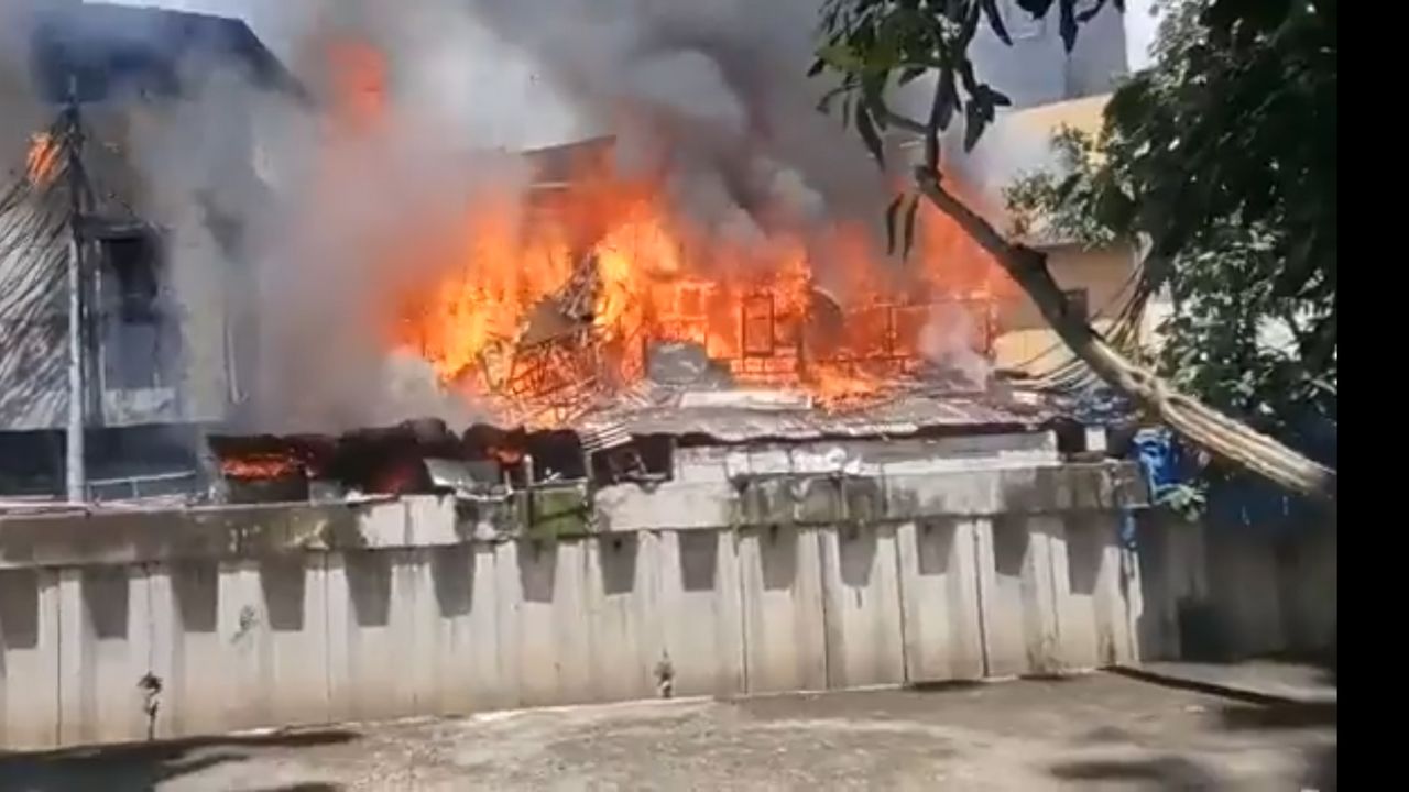 Kebakaran Rumah di Tanah Abang, Belasan Unit Damkar Dikerahkan