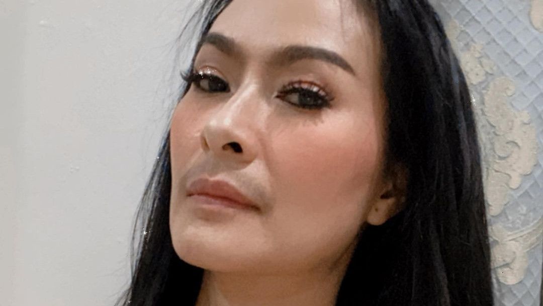 Iis Dahlia Pamer Wajah Tanpa Makeup Saat Makan Malah Jadi Bahan Hujatan, Netizen: Kok Mirip Mawang Sih?