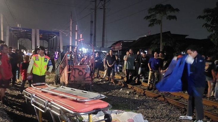 Tragis, Kemarin Malam Ada Perempuan Penjual Kopi Tertabrak Kereta di Kebon Jeruk