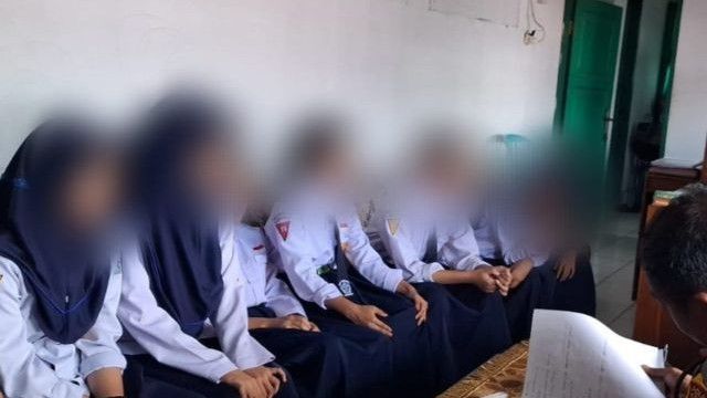 Viral Pelajar Cowok-Cewek di Kendari Nongkrong dan Kedapatan Isap Sinte
