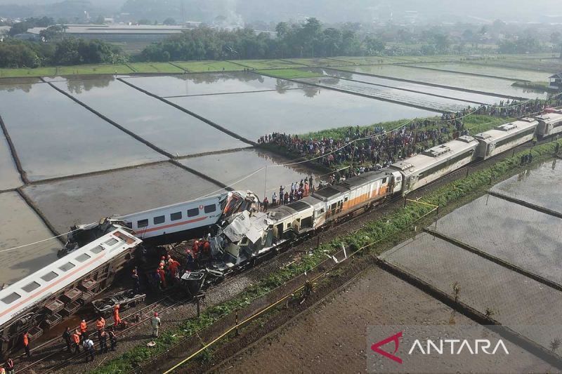 Kecelakaan Kereta Berujung Maut di Bandung, 3 Orang Tewas, 28 Terluka