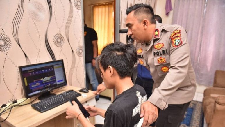 Gerebek Markas Judi Online di Jakarta Barat, Polisi: Dikendalikan dari Kamboja