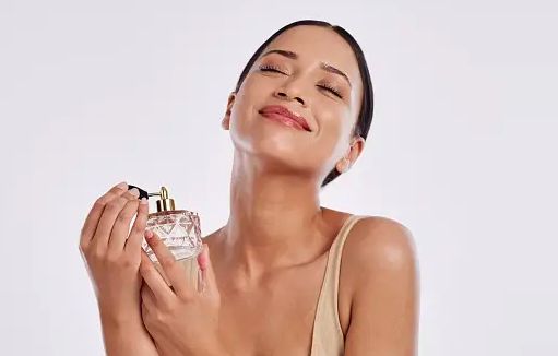 Perbedaan Parfum Berdasarkan Jenisnya, Mana yang Lebih Tahan Lama?