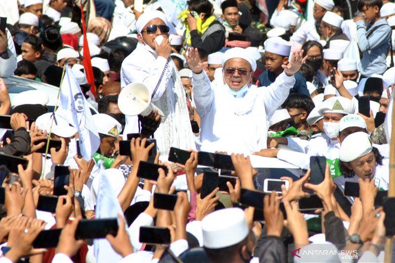 Rizieq Shihab Minta Maaf Sebabkan Kerumunan Massa di Sejumlah Tempat