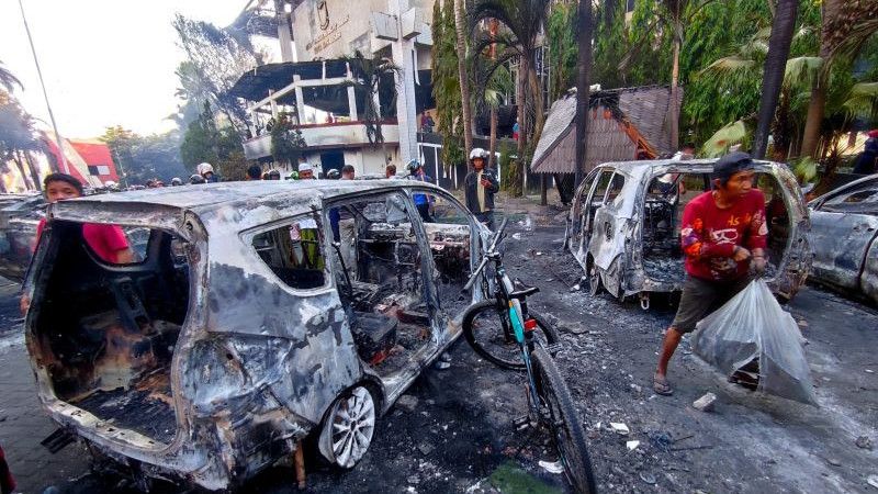 Mereka yang Tewas dan Terluka Usai DPRD Makassar Dibakar Massa