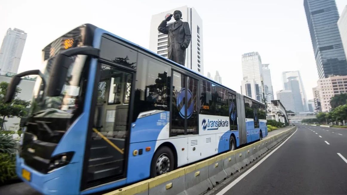 TransJakarta: Boleh Berbuka Puasa di Dalam Bus Asalkan Tetap Jaga Kebersihan