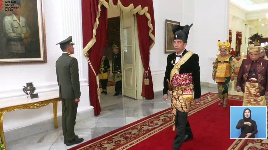 Jokowi Pakai Baju Ageman Songkok Singkepan Ageng di HUT RI ke-78