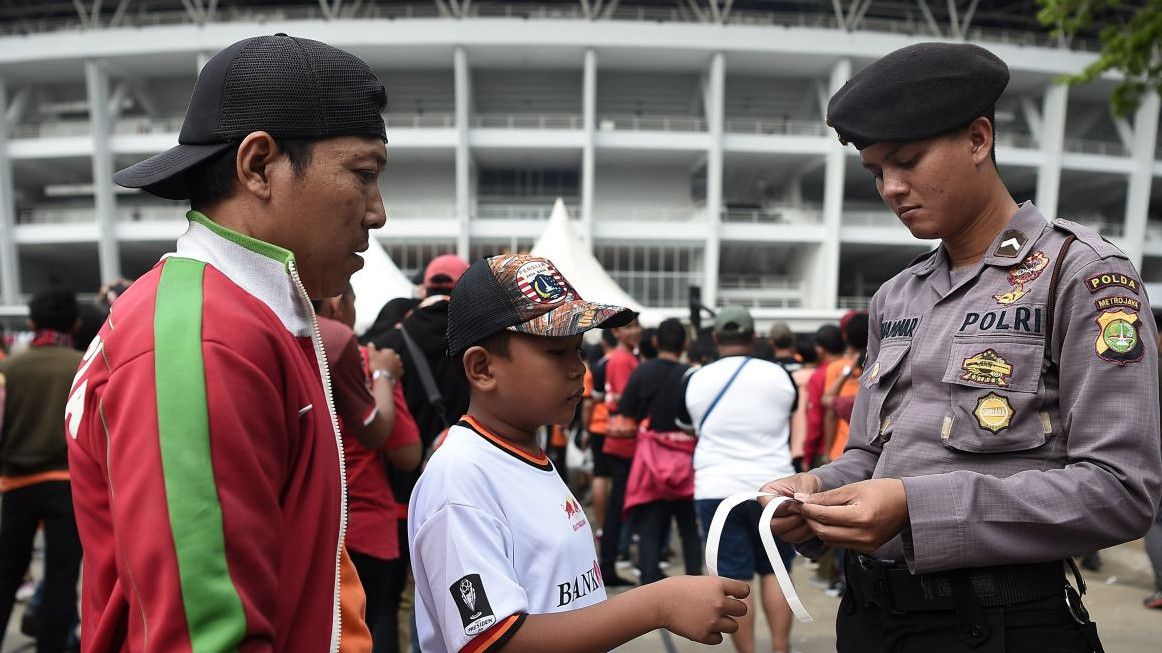 Ribuan Personel Amankan Laga Timnas Indonesia Lawan Brunei di Kualifikasi Piala Dunia 2026 di Stadion GBK Jakarta Sore Ini