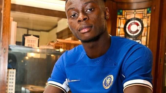 Masih 19 Tahun, Lesley Ugochukwu Kini Mendarat di Chelsea