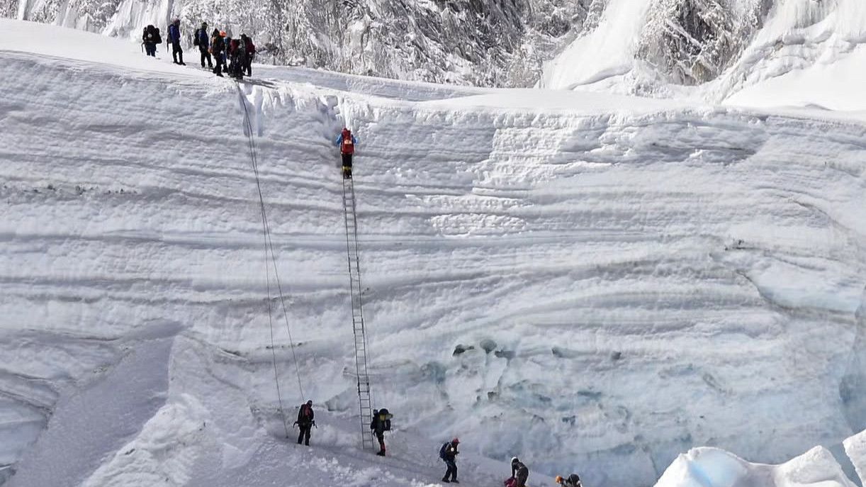 Pendaki India Tewas di Gunung Everest, Diduga Akibat Kelelahan