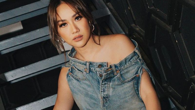 Dinyinyirin Netizen Pakai Celana Jeans Sampai Leher, Modal Fashion ...